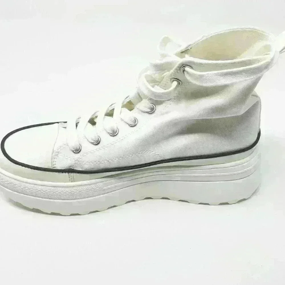 BRAND NEW IN BOX  Steve Madden Molliee Sneaker White Fabric - Picture 3 of 9